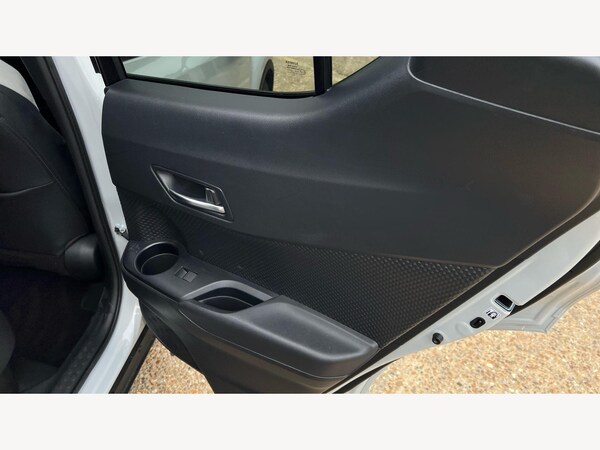 Used Toyota C-HR 2023 for sale - 76260218: Photo 33