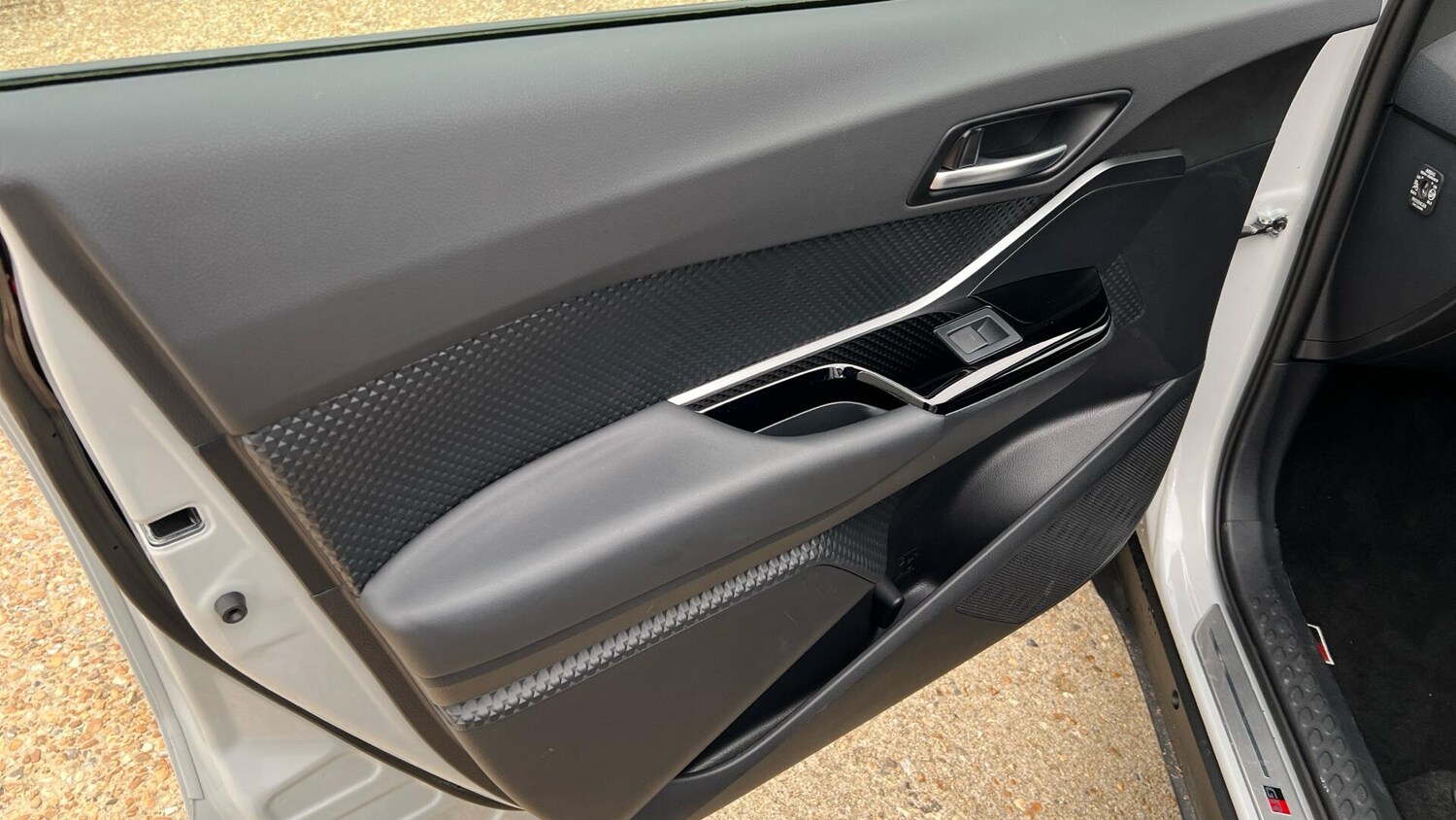 Used Toyota C-HR 2023 for sale - 76260218: Photo 35