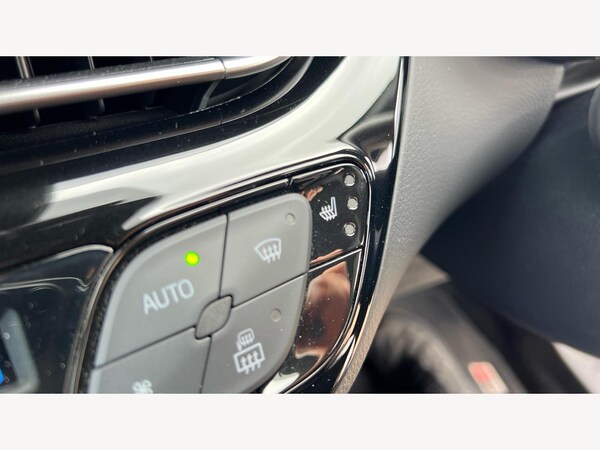 Used Toyota C-HR 2023 for sale - 76260218: Photo 40