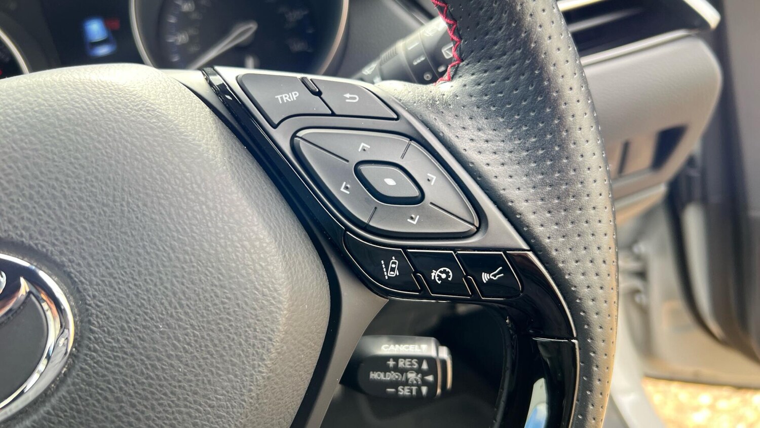 Used Toyota C-HR 2023 for sale - 76260218: Photo 43