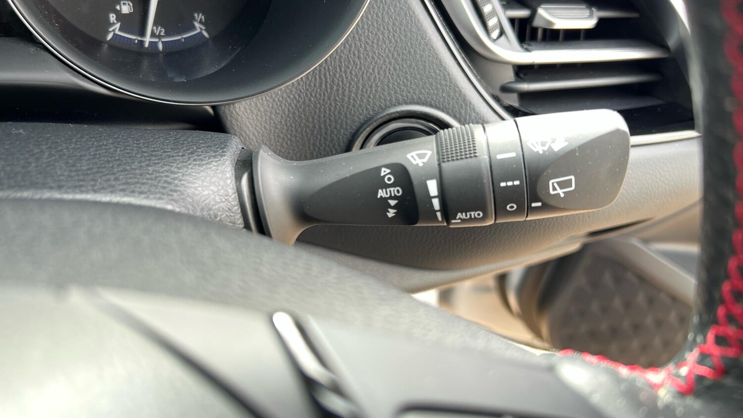 Used Toyota C-HR 2023 for sale - 76260218: Photo 46