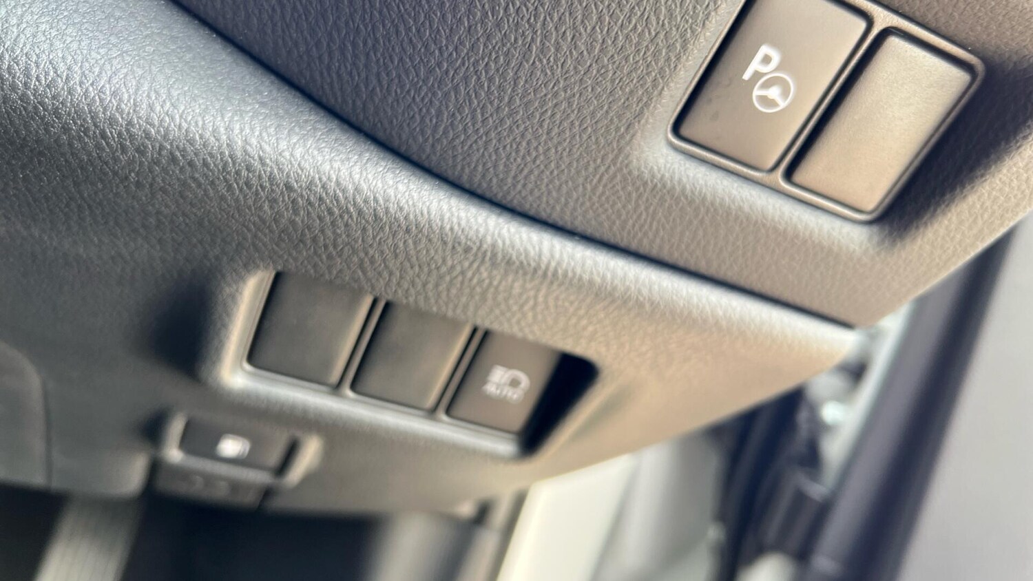 Used Toyota C-HR 2023 for sale - 76260218: Photo 47