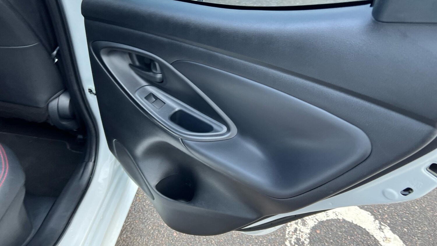 Used Toyota Yaris 2024 for sale - 77509646: Photo 32