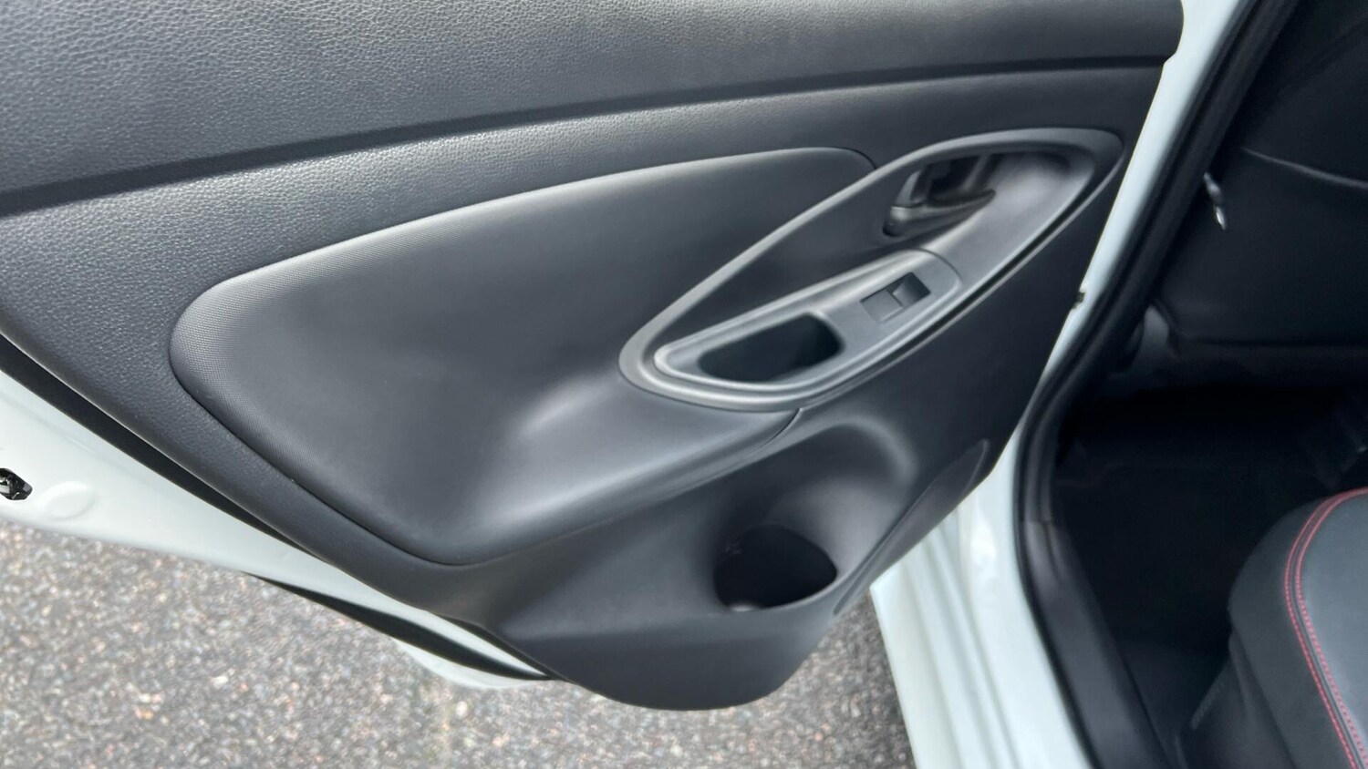 Used Toyota Yaris 2024 for sale - 77509646: Photo 33