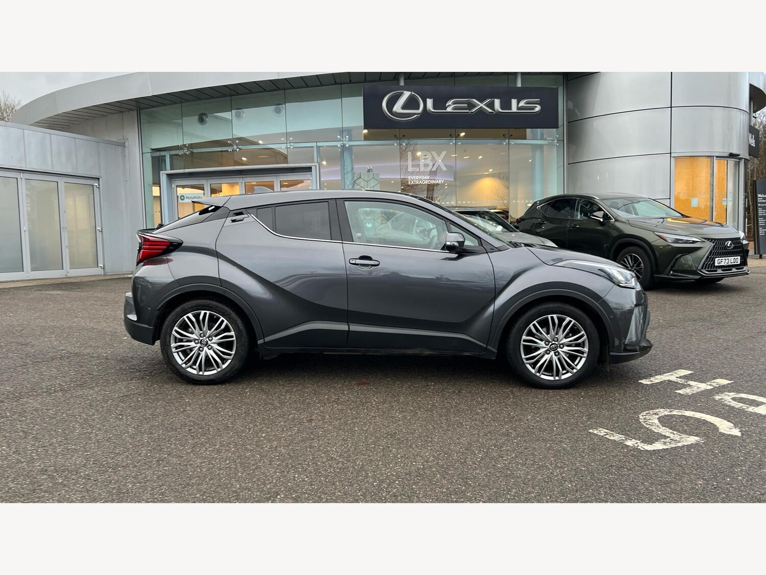 Used Toyota C-HR 2023 for sale - 77524665: Photo 18