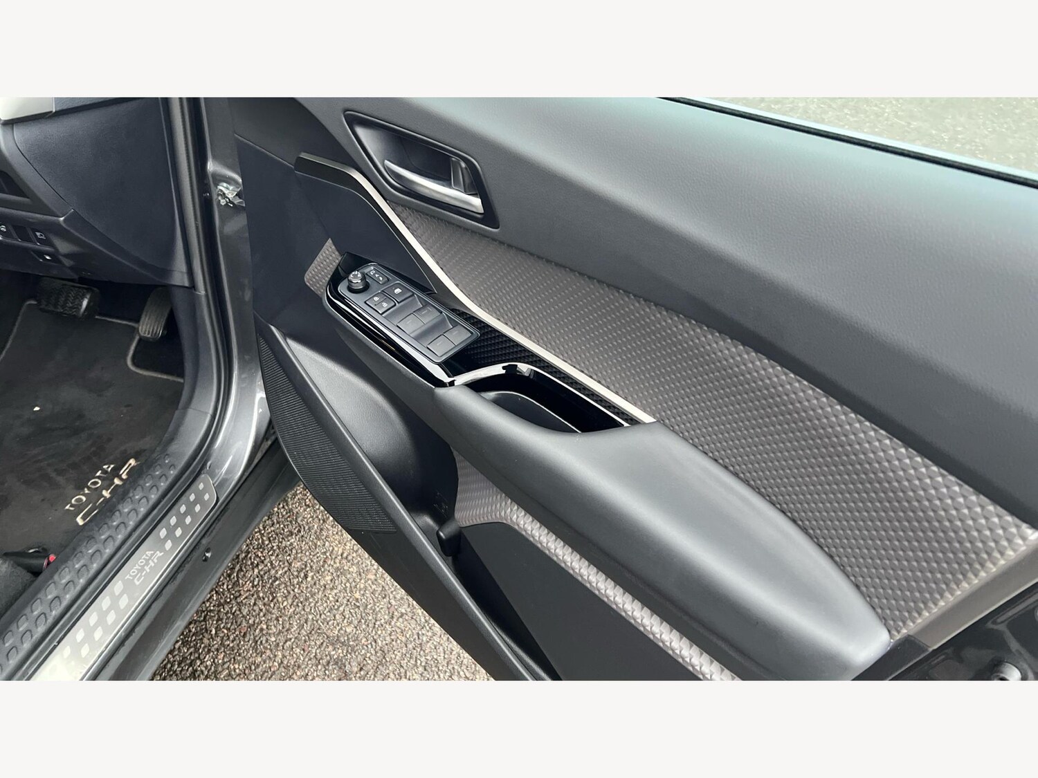 Used Toyota C-HR 2023 for sale - 77524665: Photo 31