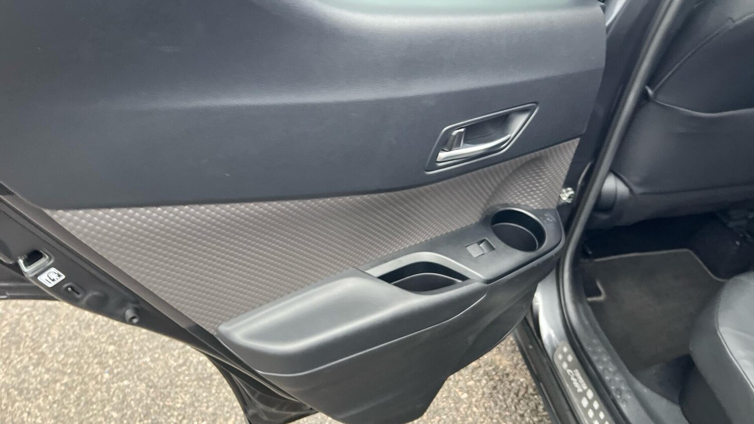 Used Toyota C-HR 2023 for sale - 77524665: Photo 33