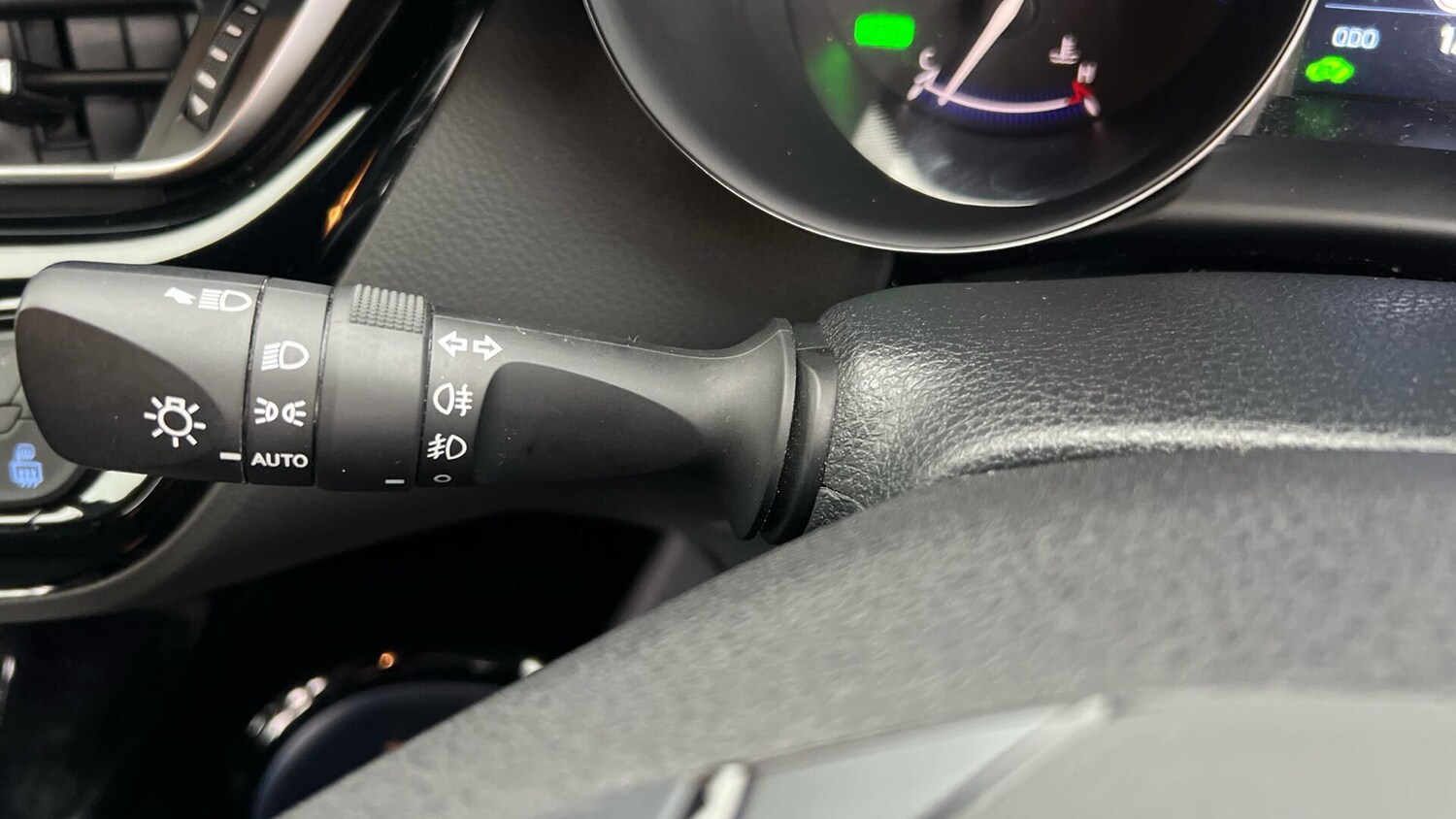 Used Toyota C-HR 2023 for sale - 77524665: Photo 41