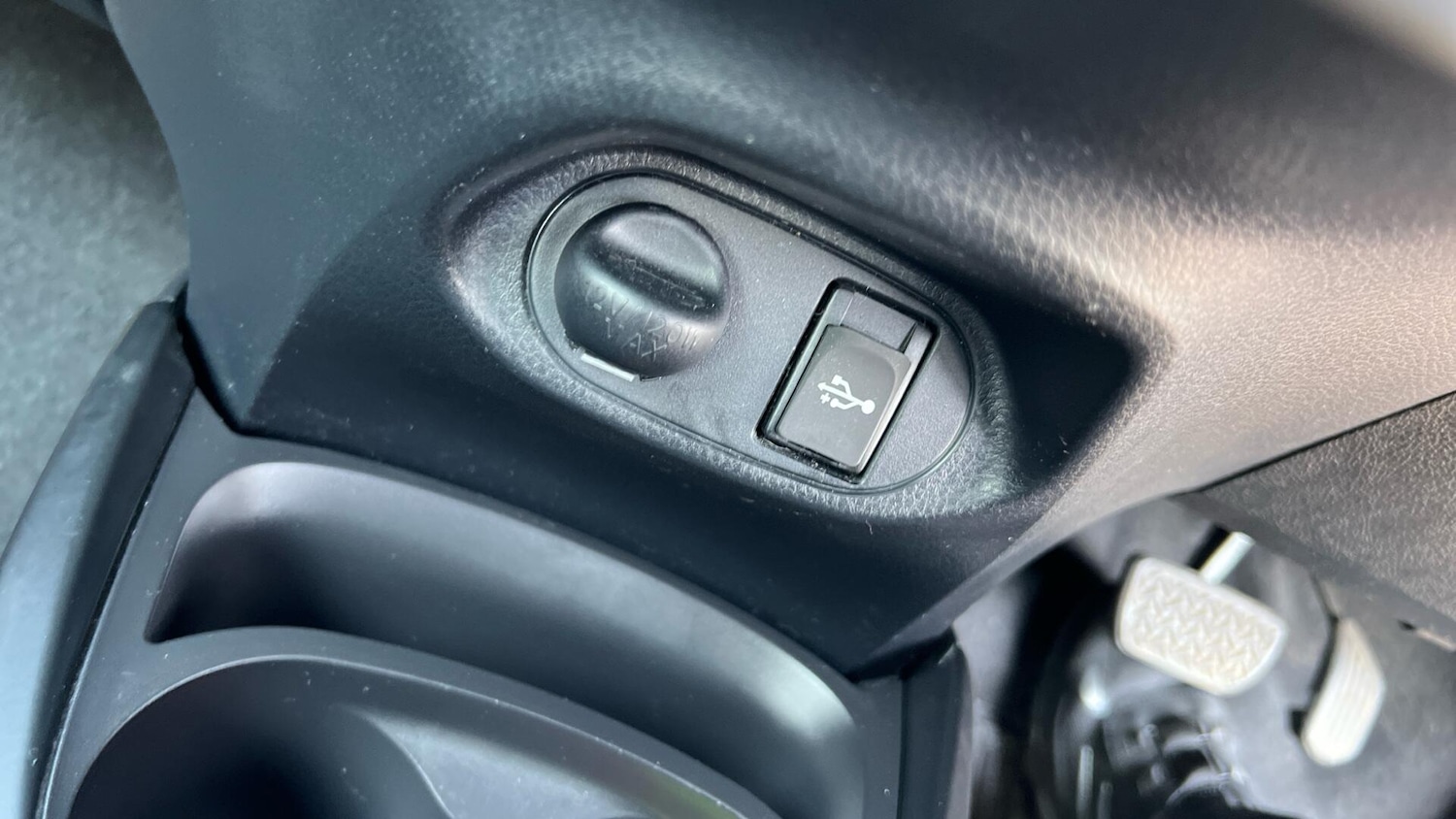 Used Toyota Yaris 2018 for sale - 77977894: Photo 38