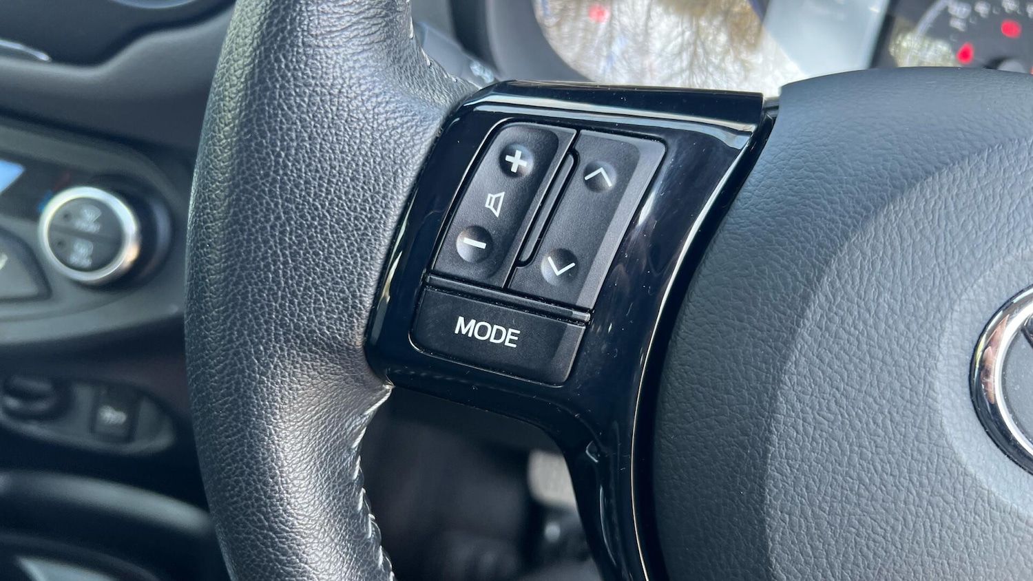 Used Toyota Yaris 2018 for sale - 77977894: Photo 39