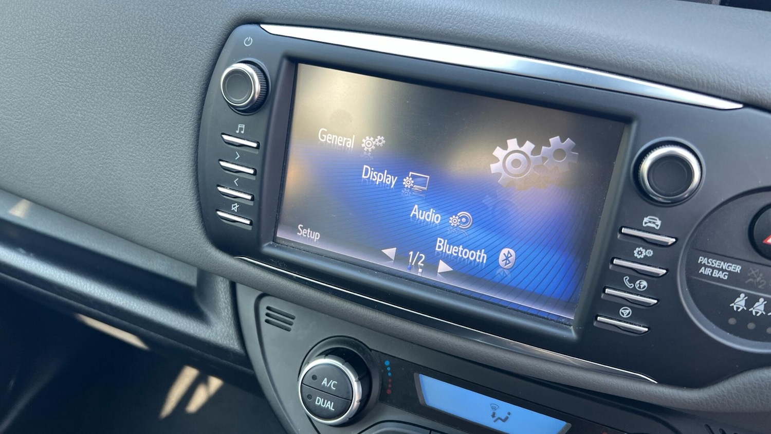 Used Toyota Yaris 2018 for sale - 77977894: Photo 45