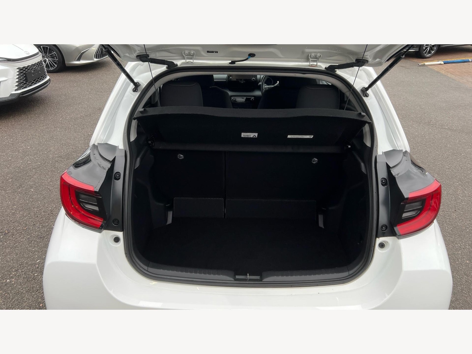 Used Toyota Yaris 2022 for sale - 77215457: Photo 16