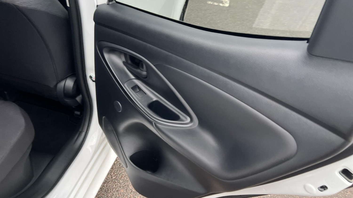 Used Toyota Yaris 2022 for sale - 77215457: Photo 32