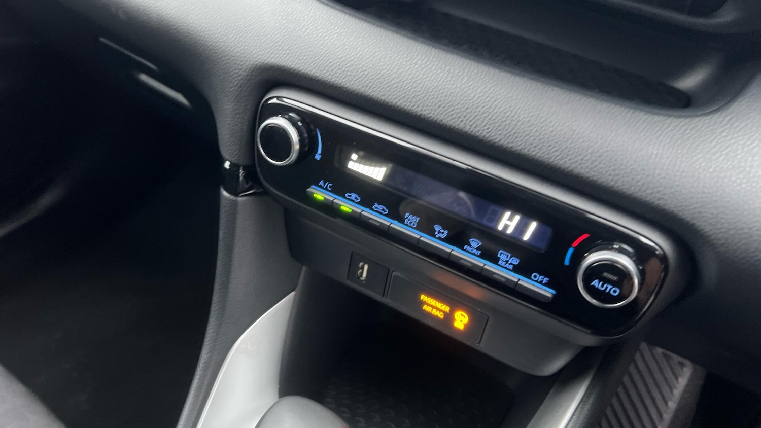 Used Toyota Yaris 2022 for sale - 77215457: Photo 37