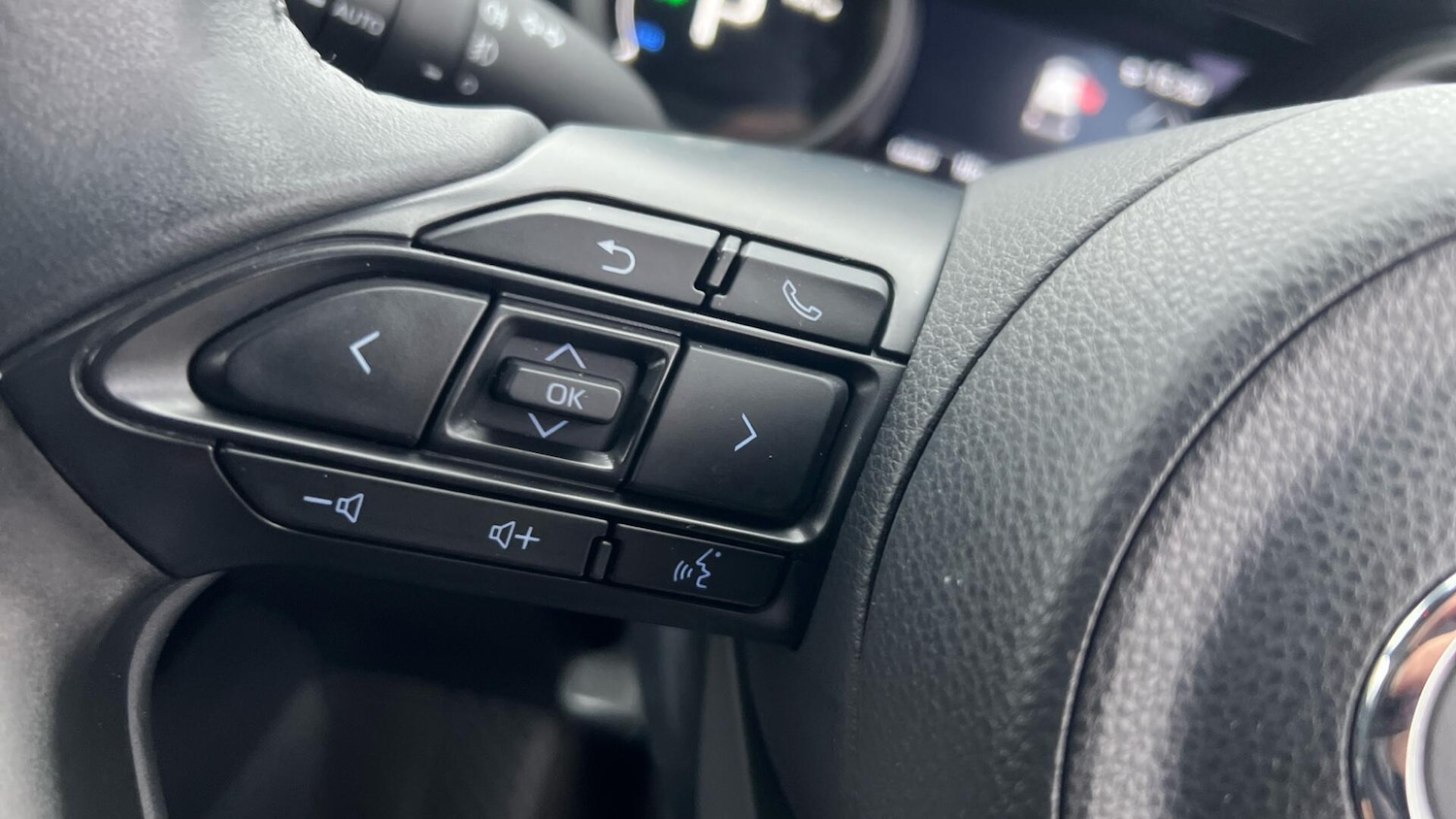 Used Toyota Yaris 2022 for sale - 77215457: Photo 38