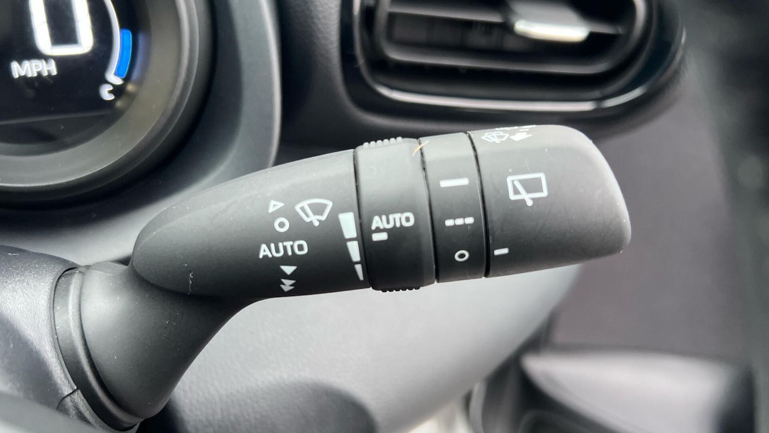 Used Toyota Yaris 2022 for sale - 77215457: Photo 41