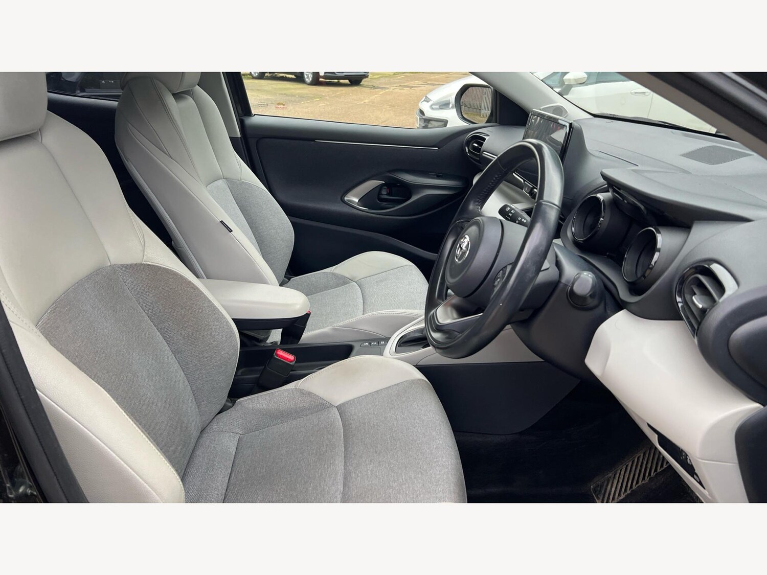 Used Toyota Yaris 2022 for sale - 76976781: Photo 13