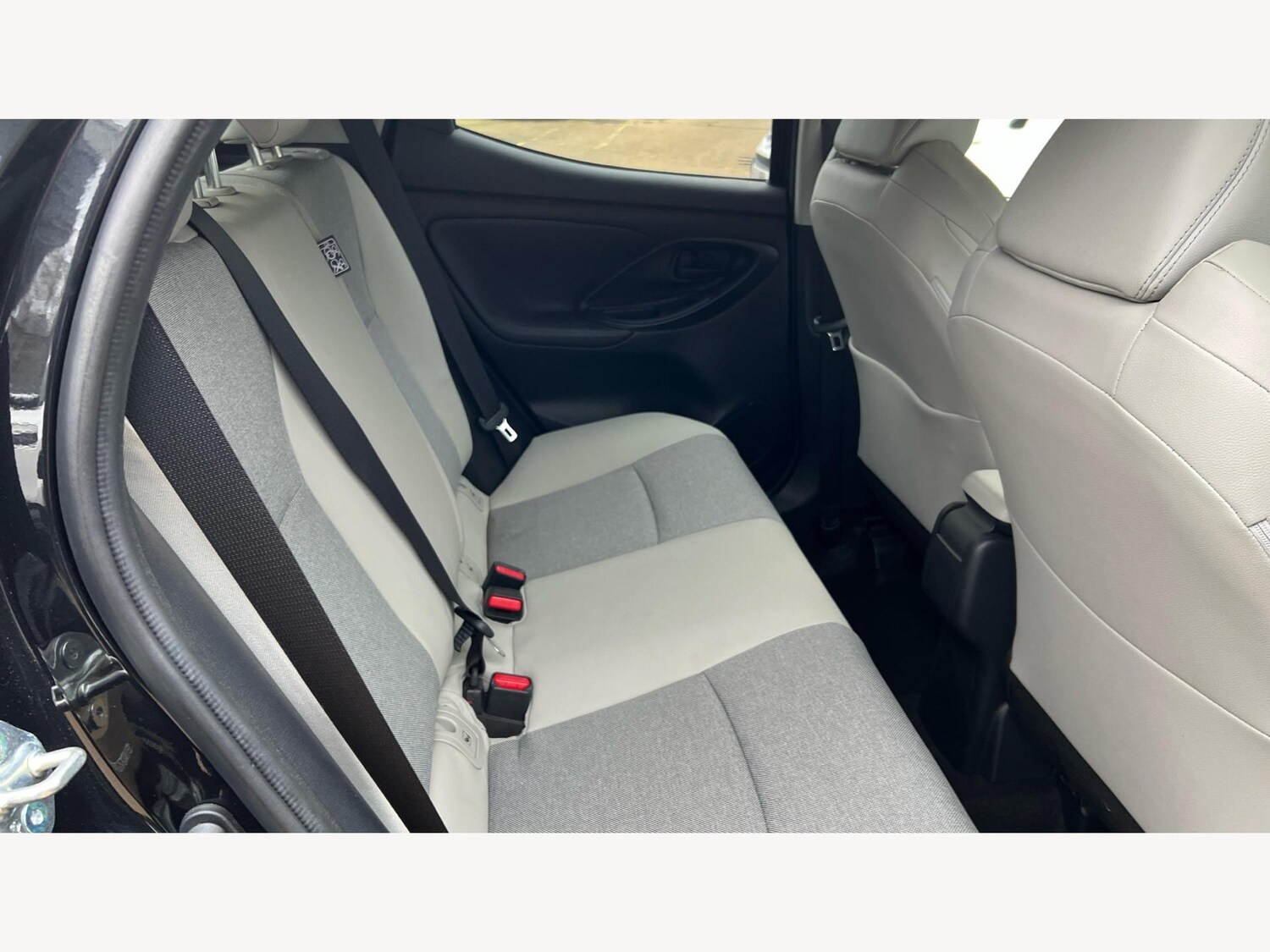 Used Toyota Yaris 2022 for sale - 76976781: Photo 14