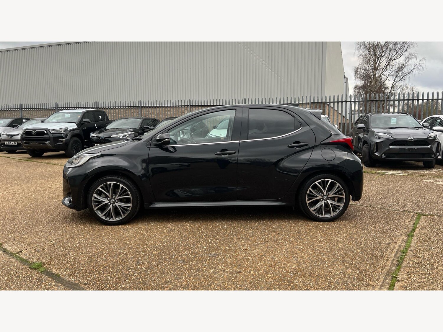 Used Toyota Yaris 2022 for sale - 76976781: Photo 19