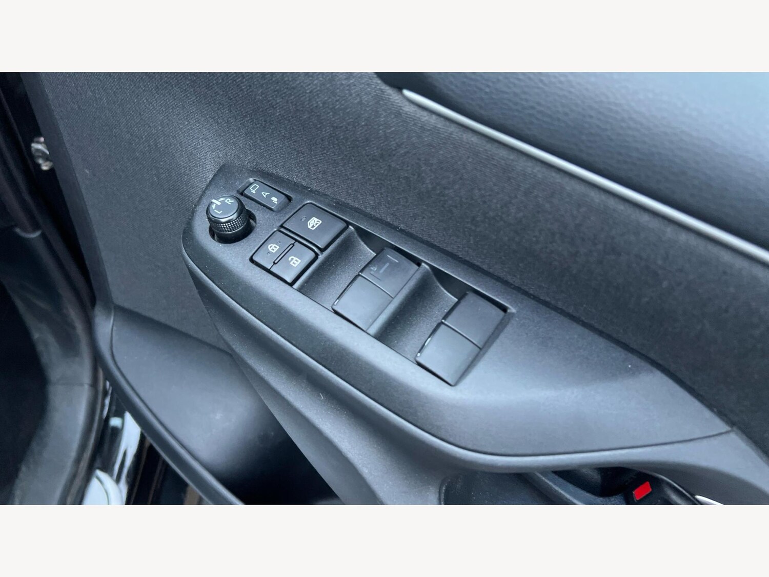 Used Toyota Yaris 2022 for sale - 76976781: Photo 30