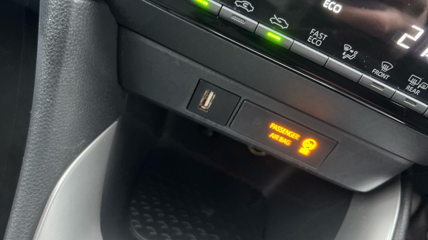 Used Toyota Yaris 2022 for sale - 77468245: Photo 38