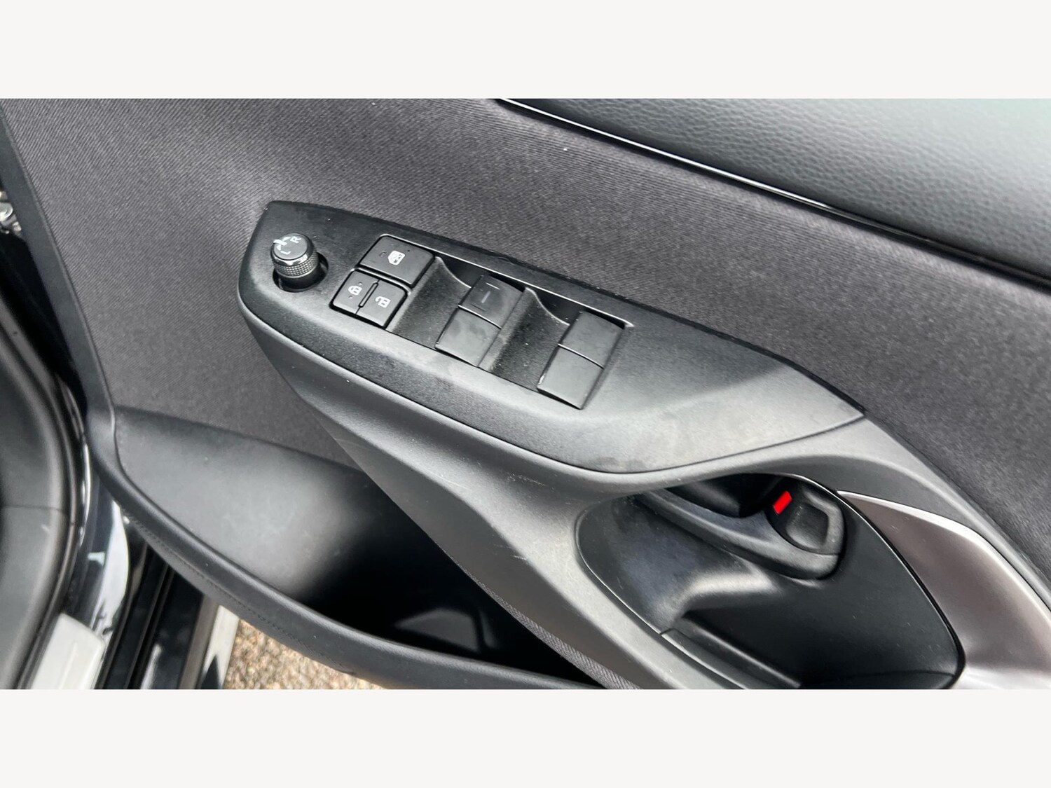 Used Toyota Yaris 2023 for sale - 77074017: Photo 31