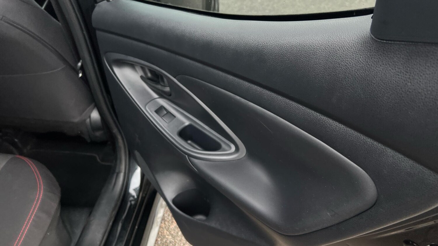 Used Toyota Yaris 2023 for sale - 77074017: Photo 33