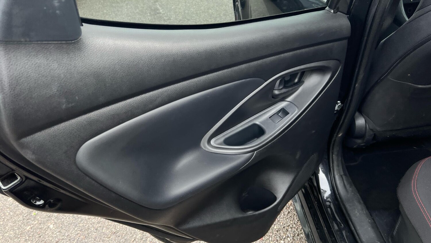 Used Toyota Yaris 2023 for sale - 77074017: Photo 34