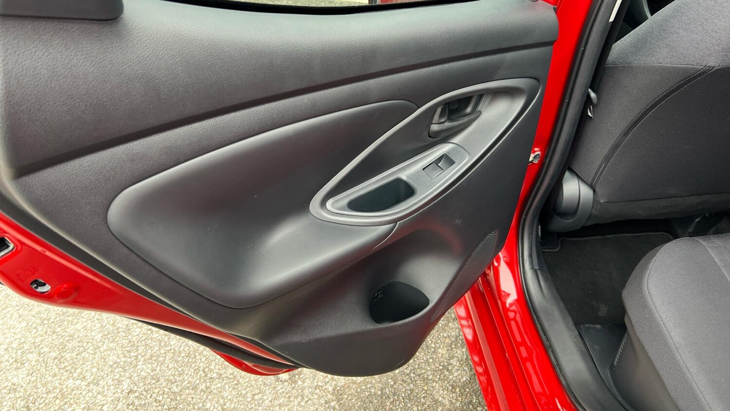 Used Toyota Yaris for sale - 78007815: Photo 33