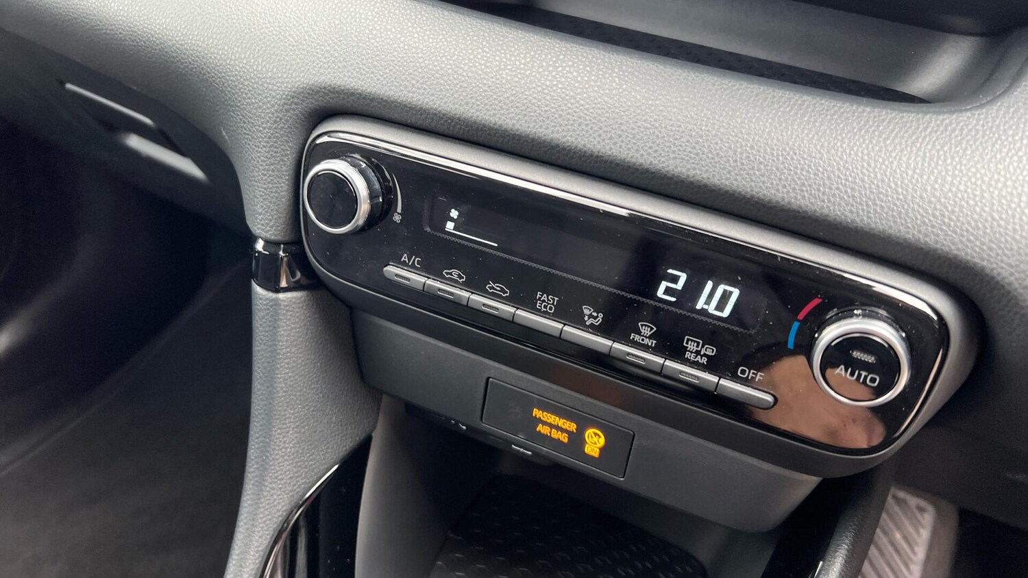 Used Toyota Yaris for sale - 78007815: Photo 37