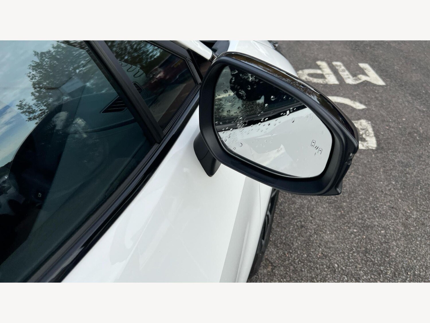 Used Toyota C-HR 2024 for sale - 77074489: Photo 29