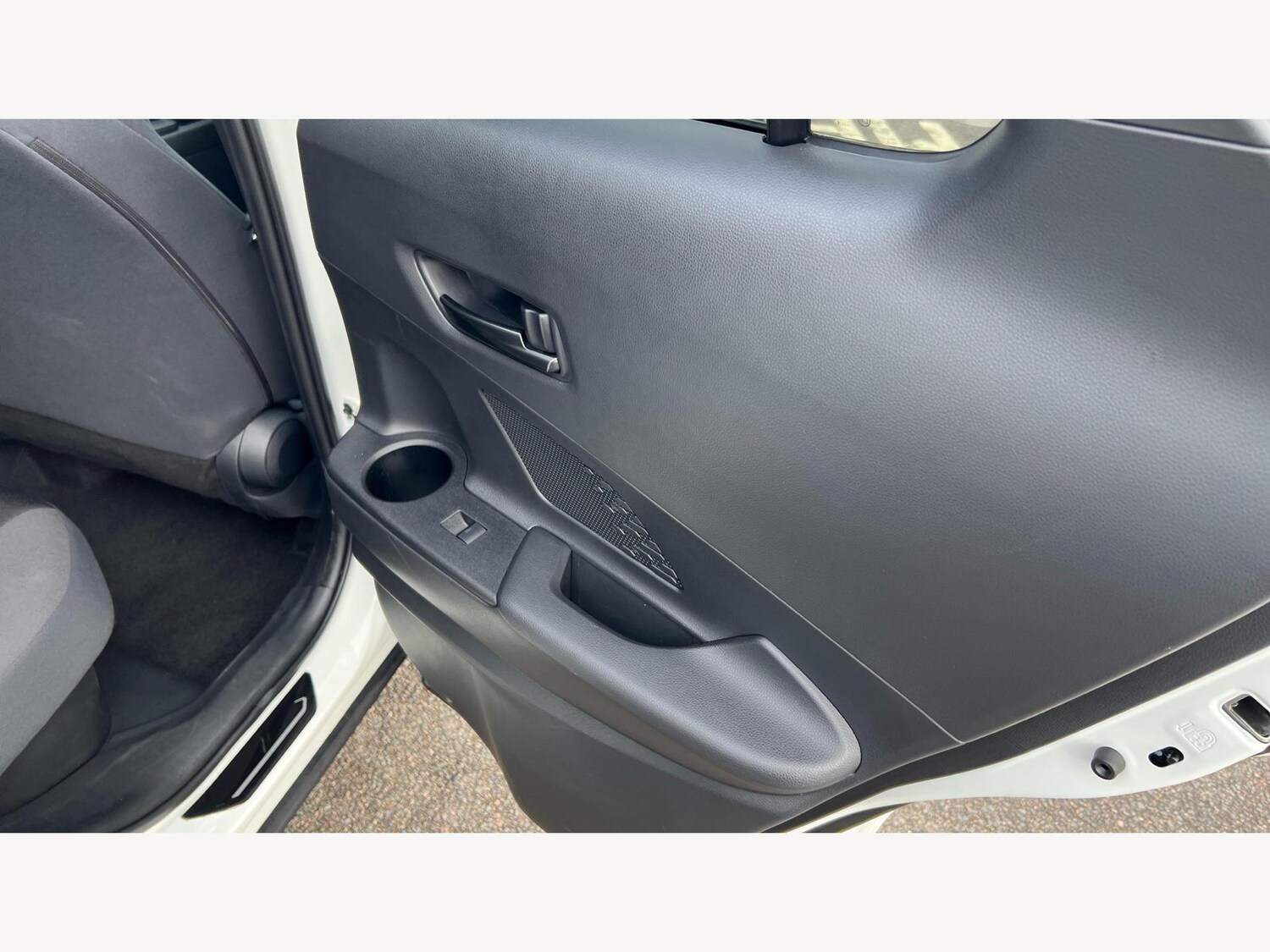 Used Toyota C-HR 2024 for sale - 77074489: Photo 32