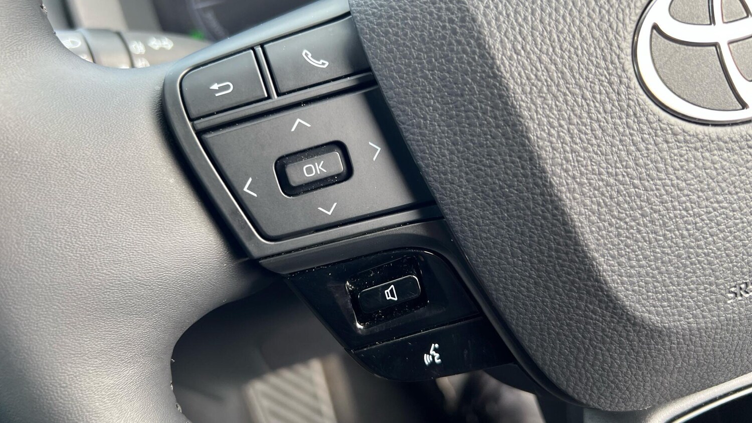 Used Toyota C-HR 2024 for sale - 77074489: Photo 39