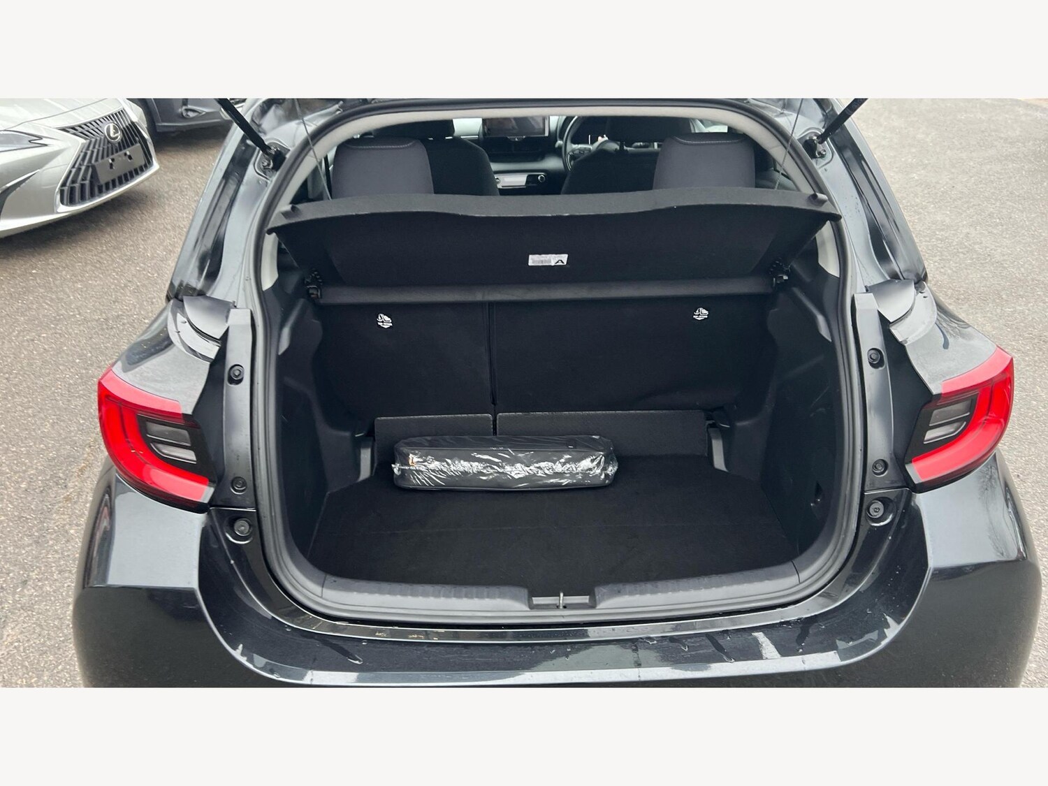 Used Toyota Yaris for sale - 77214854: Photo 16