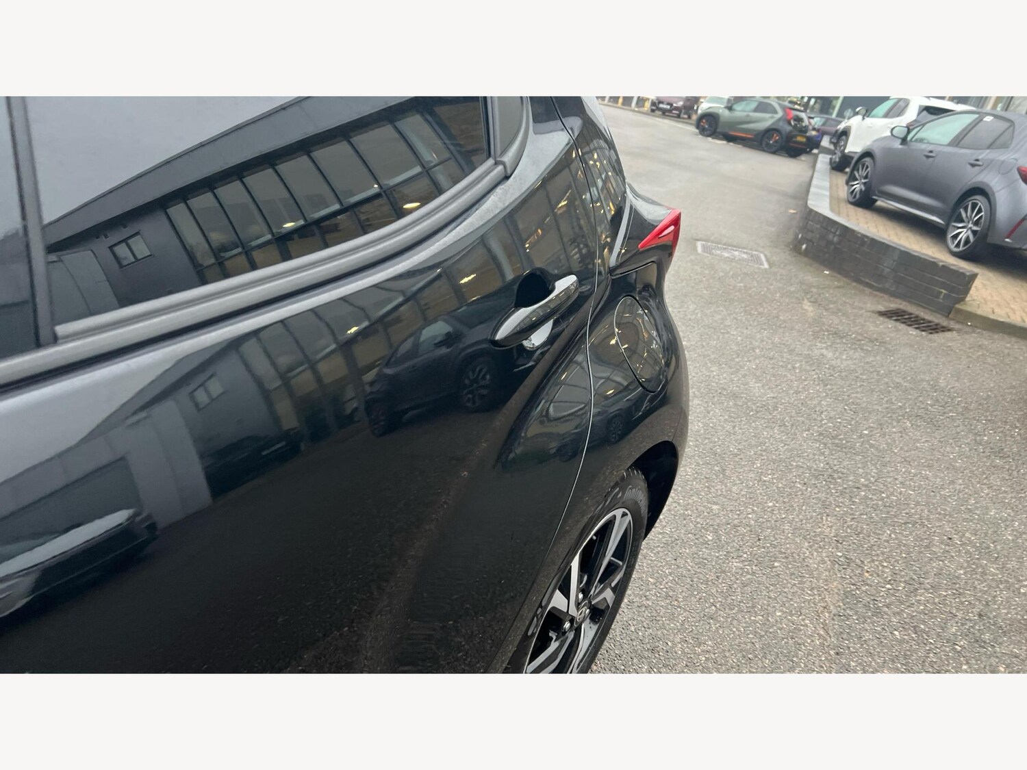 Used Toyota Yaris for sale - 77214854: Photo 24