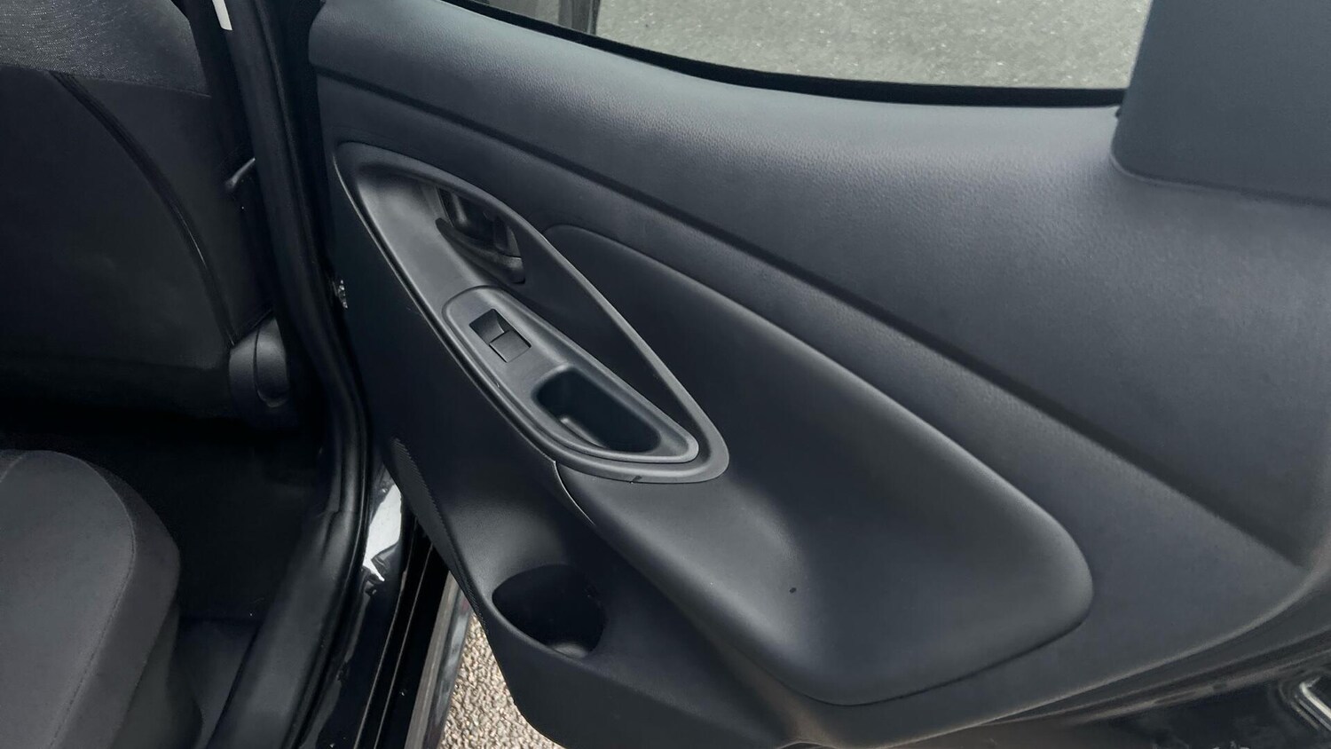 Used Toyota Yaris for sale - 77214854: Photo 32