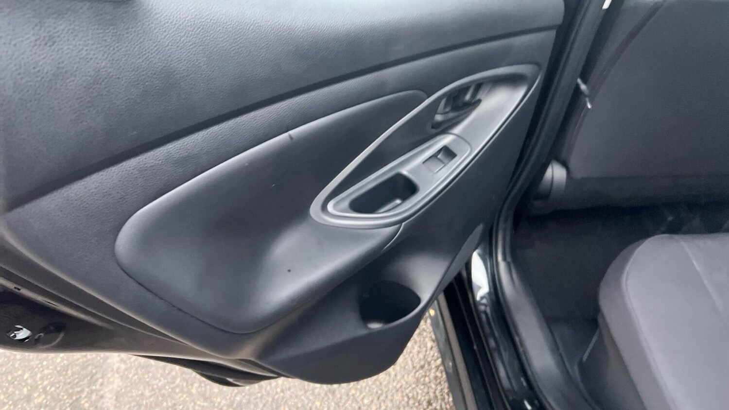 Used Toyota Yaris for sale - 77214854: Photo 33