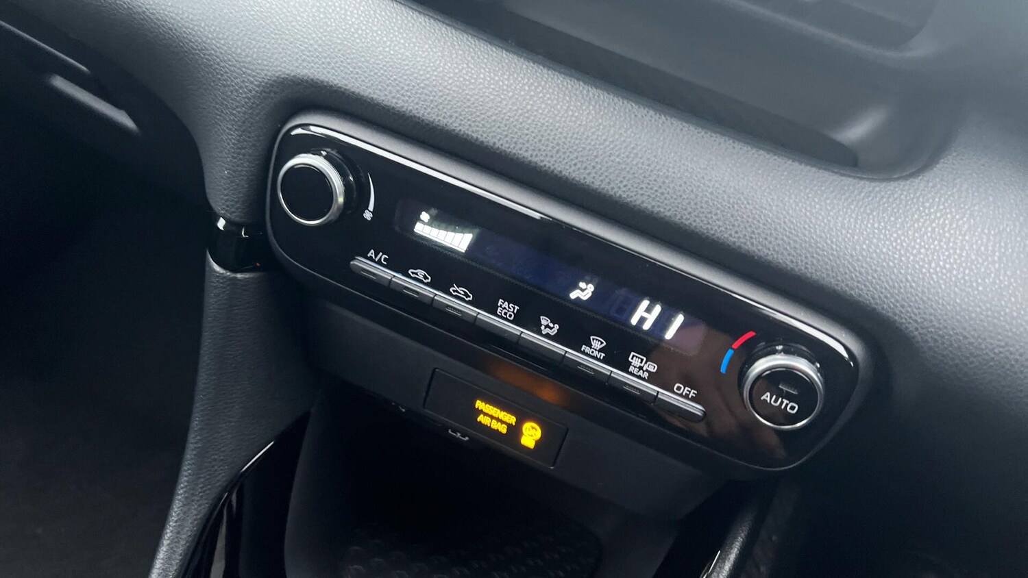 Used Toyota Yaris for sale - 77214854: Photo 37