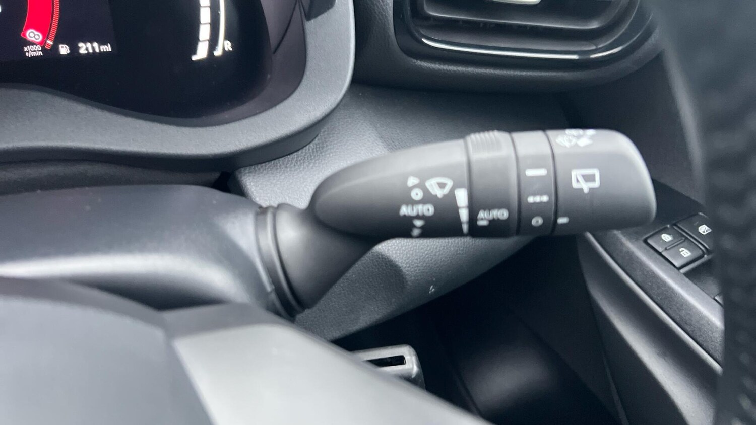 Used Toyota Yaris for sale - 77214854: Photo 42