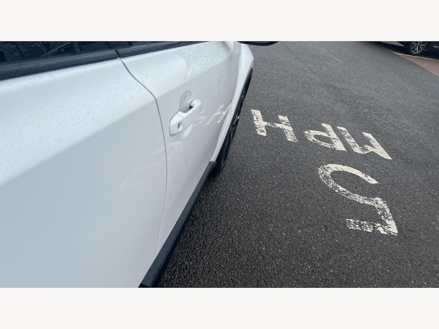 Used Toyota C-HR 2023 for sale - 77439899: Photo 30