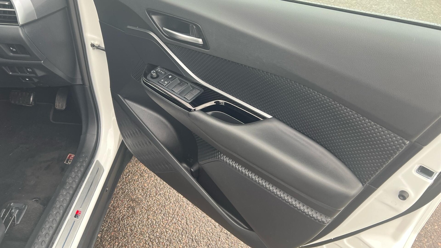 Used Toyota C-HR 2023 for sale - 77439899: Photo 33