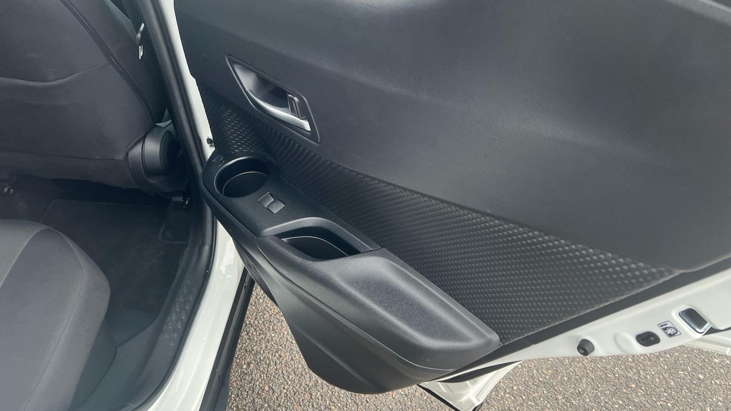 Used Toyota C-HR 2023 for sale - 77439899: Photo 34