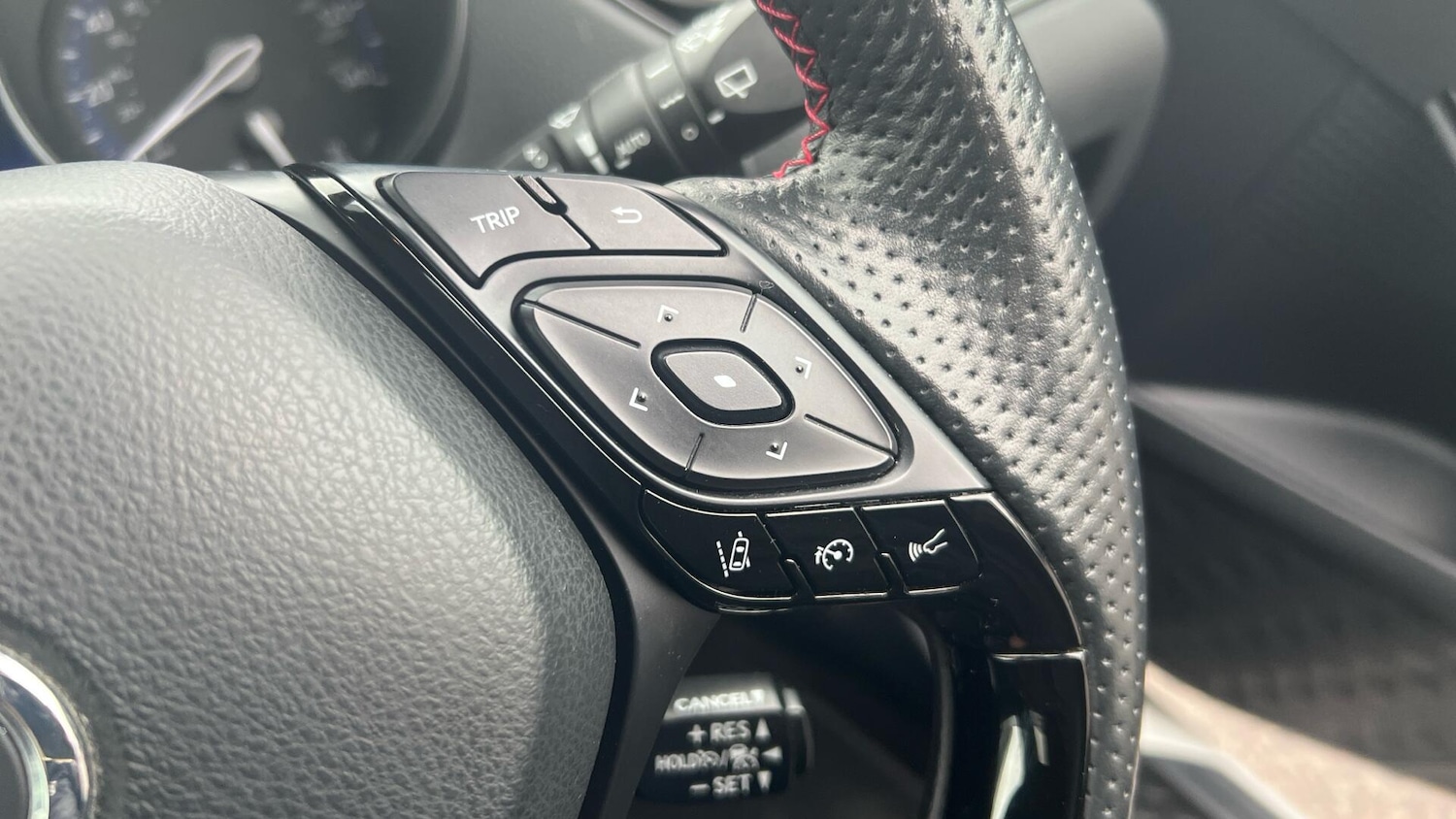 Used Toyota C-HR 2023 for sale - 77439899: Photo 42