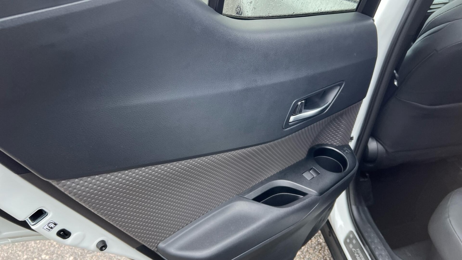 Used Toyota C-HR 2022 for sale - 77074647: Photo 32