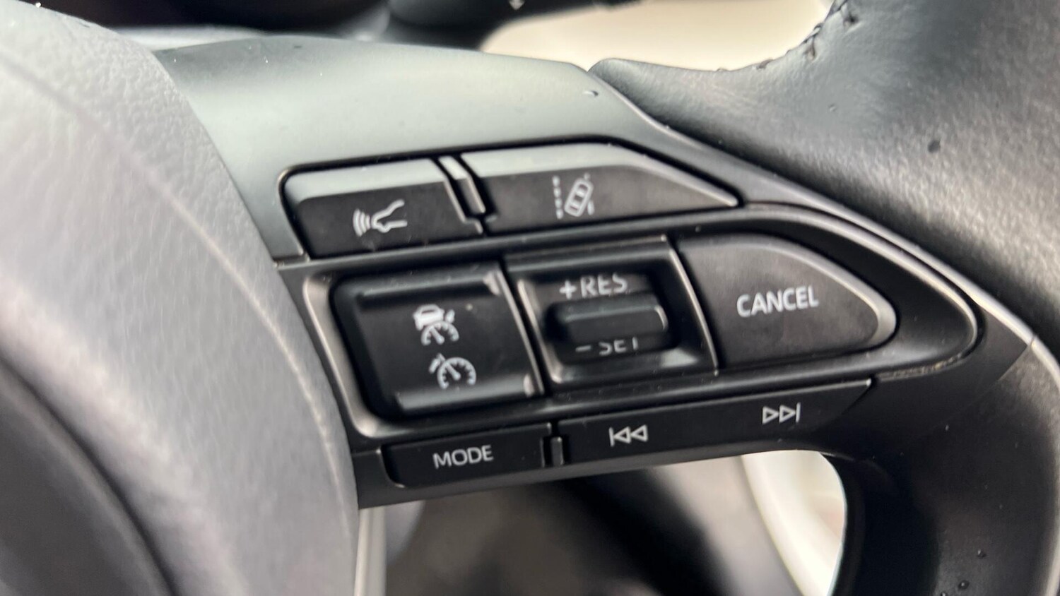 Used Toyota Yaris 2022 for sale - 77073961: Photo 40