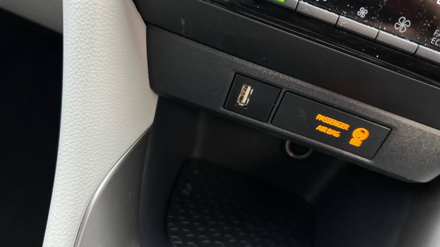 Used Toyota Yaris 2022 for sale - 77073961: Photo 44