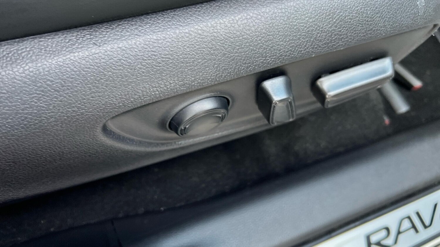 Used Toyota RAV4 for sale - 77279951: Photo 32