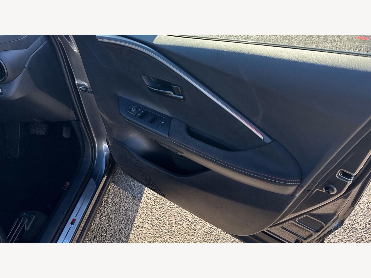 Used Toyota C-HR for sale - 78007902: Photo 31