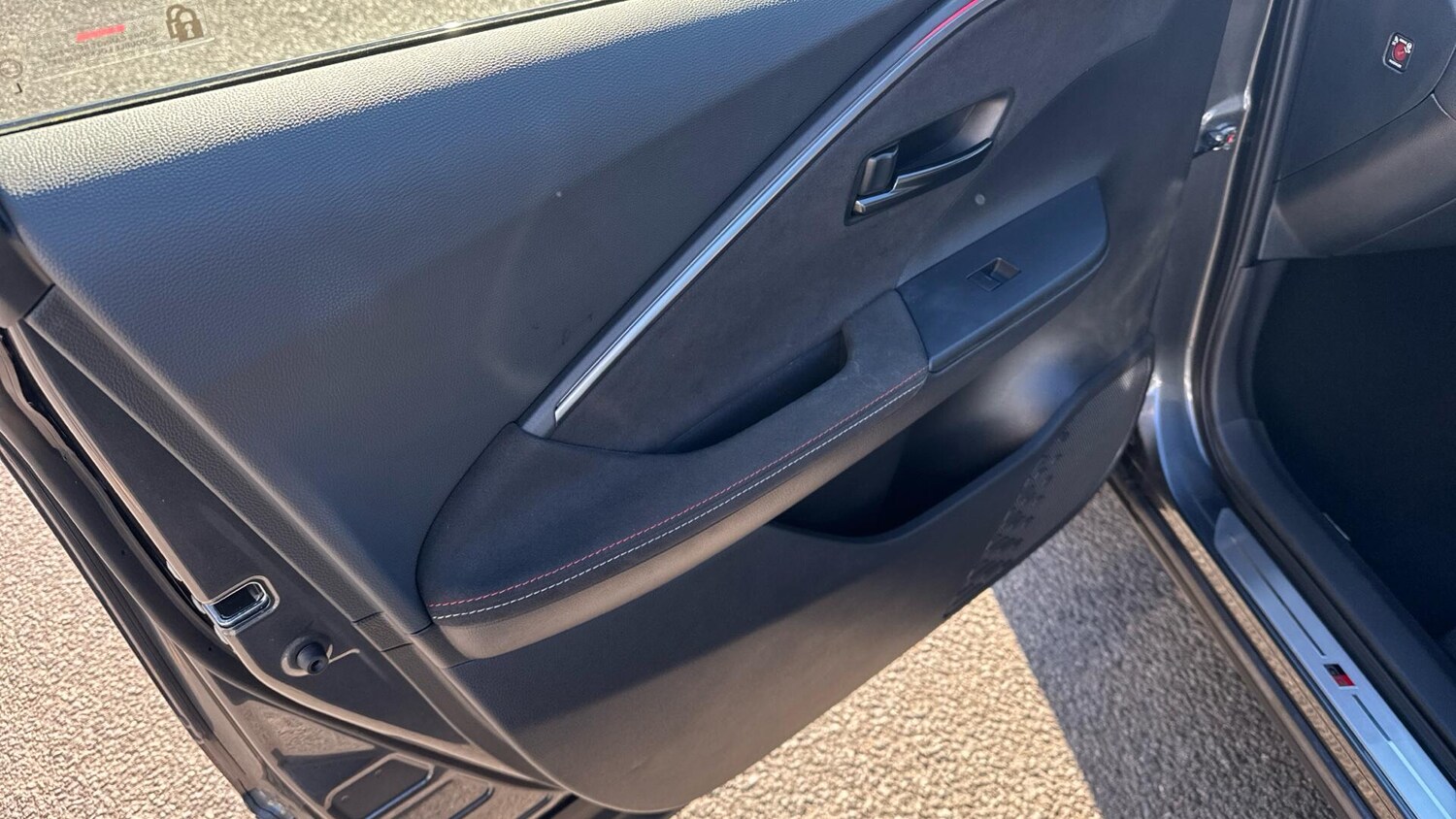 Used Toyota C-HR for sale - 78007902: Photo 34