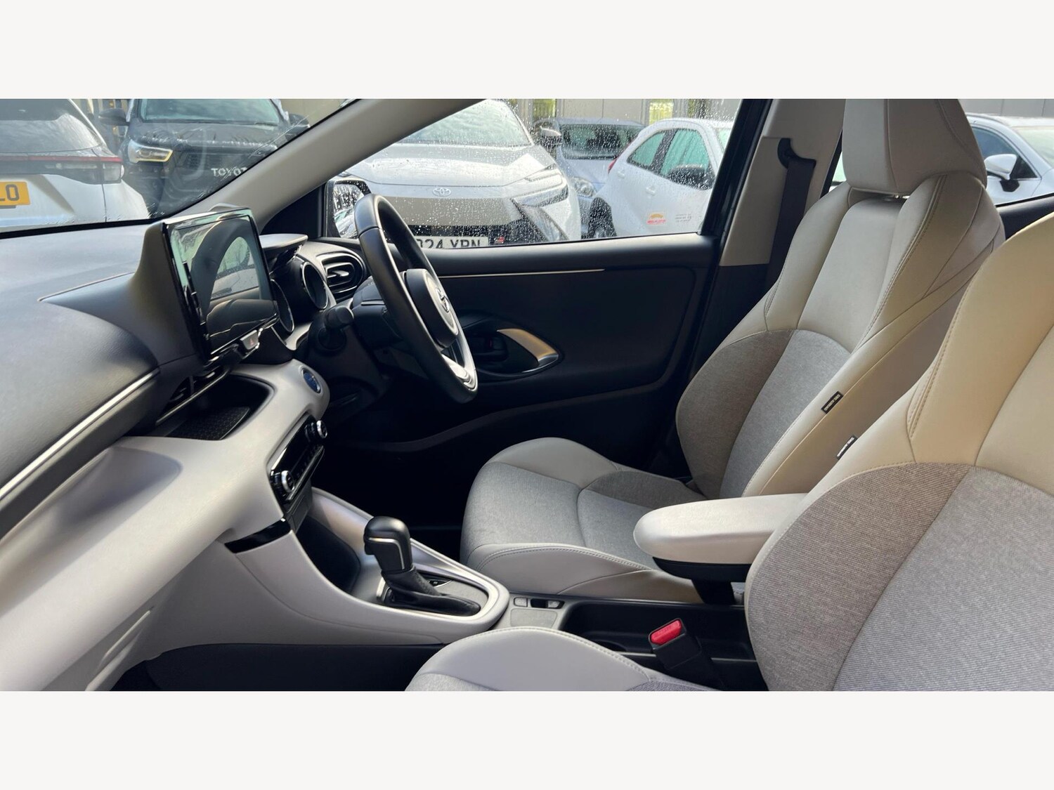 Used Toyota Yaris for sale - 77074379: Photo 12